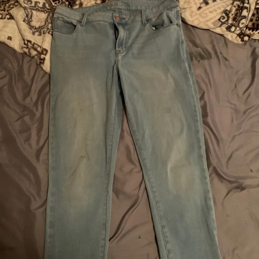 Light colored blue jeans! skinny!!